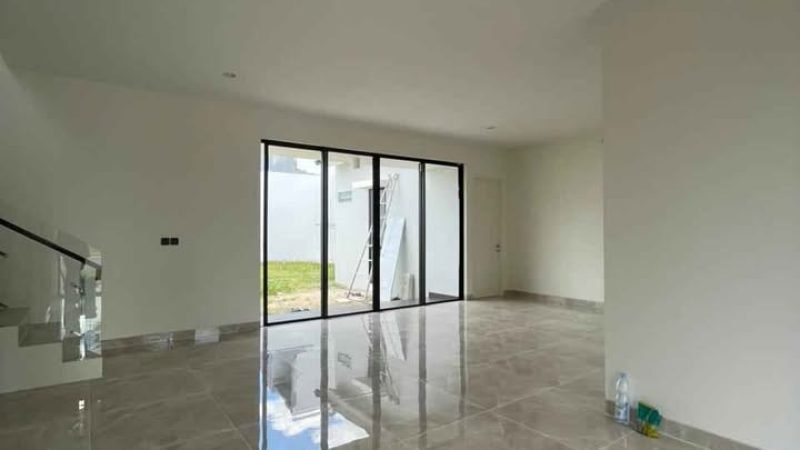 WhatsApp Image 2025-10-23 at 09.46.02 (2)